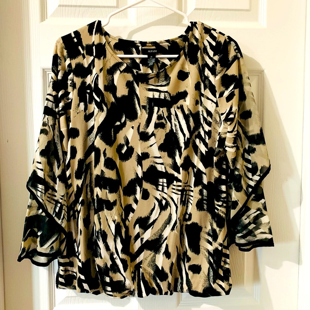 Dressy Alfani top.